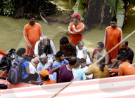 NEWS - Indien: Schlimmste Flut seit 100 Jahren in Kerala