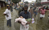 NEWS - Indien: Schlimmste Flut seit 100 Jahren in Kerala