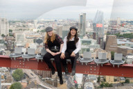 FEATURE - 'Lunch atop a skyscraper' nachgestellt
