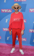 PEOPLE - Hauptsache auffällig: Die schrägsten Outfits an den MTV VMA