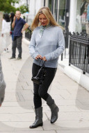 EXKLUSIV - Kate Moss ohne Make-Up mit Nikolai von Bismarck in Notting Hill unterwegs
