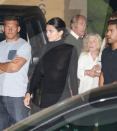 PEOPLE - Busenblitzer: Kendall Jenner geht mit Caitlyn zum Dinner in Malibu