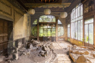 FEATURE - Verlassene Schönheiten: Roman Rorbroek fotografiert einsame Räumlichkeiten in aller Welt