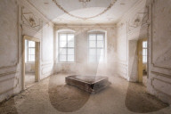 FEATURE - Verlassene Schönheiten: Roman Rorbroek fotografiert einsame Räumlichkeiten in aller Welt