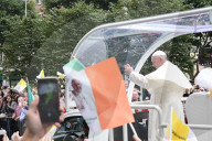 NEWS - Papst Besuch in Irland