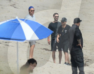 PEOPLE - Leonardo DiCaprio und Jamie Foxx feiern mit Freunden eine Beachparty