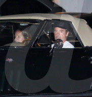 PEOPLE - Robert Downey Jr.fährt seine Frau Susan zum Dinner in seiner Corvette aus