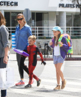 PEOPLE - Jennifer Garner bummelt mit den Kids in Brentwood