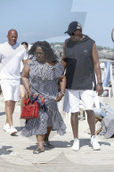PEOPLE - Magic Johnson und Samuel L Jackson besuchen den Club 55 in St.Tropez