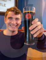 FEATURE - Vermutlich das teuerste Glas Bier im Land: Im Londoner Craft Beer Co kostet das Speedway Stout unglaubliche 25 Euro