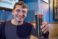 FEATURE - Vermutlich das teuerste Glas Bier im Land: Im Londoner Craft Beer Co kostet das Speedway Stout unglaubliche 25 Euro