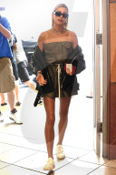 PEOPLE - Hailey Baldwin in Beverly Hills unterwegs