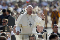 NEWS - Vatikan: Der Papst kriegt Besuch von indigenen Mexikanern 