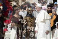 NEWS - Vatikan: Der Papst kriegt Besuch von indigenen Mexikanern 