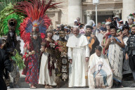 NEWS - Vatikan: Der Papst kriegt Besuch von indigenen Mexikanern 