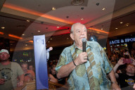 PEOPLE - Robin Leach ist im Alter von 76 Jahren gestorben