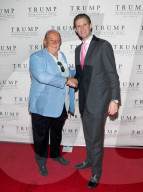 PEOPLE - Robin Leach ist im Alter von 76 Jahren gestorben
