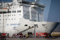 NEWS - Griechenland: Feuer auf einer Fähre in Piraeus