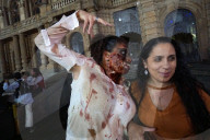 FEATURE - Zombie Flashmob fÃ¼r Michael Jackson in Sao Paulo