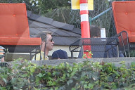 PEOPLE - Brad Pitt und Quentin Tarantino auf dem Set zu "Once Upon a Time"