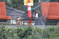 PEOPLE - Brad Pitt und Quentin Tarantino auf dem Set zu "Once Upon a Time"