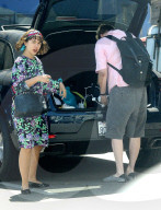 PEOPLE - Val Kilmer bummelt mit Tochter Mercedes in Los Angeles