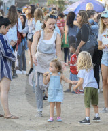 PEOPLE - Olivia Wilde besucht mit den Kids das Chilli Cook-Off