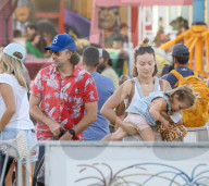 PEOPLE - Olivia Wilde besucht mit den Kids das Chilli Cook-Off