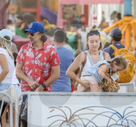 PEOPLE - Olivia Wilde besucht mit den Kids das Chilli Cook-Off