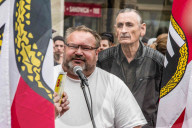 NEWS - AfD- und Pegida-AnhÃ¤nger sowie Pro-Chemnitz-UnterstÃ¼tzer beim Trauermarsch in Chemnitz