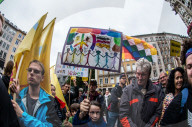 NEWS - AfD- und Pegida-AnhÃ¤nger sowie Pro-Chemnitz-UnterstÃ¼tzer beim Trauermarsch in Chemnitz