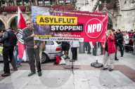 NEWS - AfD- und Pegida-AnhÃ¤nger sowie Pro-Chemnitz-UnterstÃ¼tzer beim Trauermarsch in Chemnitz