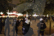NEWS - AfD- und Pegida-AnhÃ¤nger sowie Pro-Chemnitz-UnterstÃ¼tzer beim Trauermarsch in Chemnitz