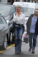 EXKLUSIV - Michelle Hunziker bei der Ankunft am Flughafen in Mailand