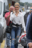 EXKLUSIV - Michelle Hunziker bei der Ankunft am Flughafen in Mailand