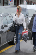 EXKLUSIV - Michelle Hunziker bei der Ankunft am Flughafen in Mailand