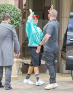 PEOPLE - Justin Bieber gibt seinem Fahrer ein High-Five