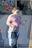 PEOPLE - Schwangere Hilary Duff unterwegs in Los Angeles