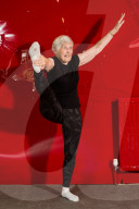 FEATURE - Trotzt auch mit 84 der Schwerkraft: Ehemalige Olympionikin Marjorie Carter trainiert im Fitness Center von Leeds