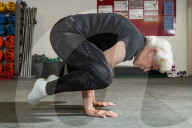FEATURE - Trotzt auch mit 84 der Schwerkraft: Ehemalige Olympionikin Marjorie Carter trainiert im Fitness Center von Leeds