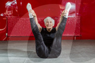 FEATURE - Trotzt auch mit 84 der Schwerkraft: Ehemalige Olympionikin Marjorie Carter trainiert im Fitness Center von Leeds