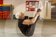 FEATURE - Trotzt auch mit 84 der Schwerkraft: Ehemalige Olympionikin Marjorie Carter trainiert im Fitness Center von Leeds