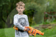 FEATURE - Fehlalarm beim Kindergeburtstag: Nachbarn haben das Nerf-Spielen komplett missverstanden und die Polizei gerufen