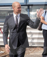 PEOPLE - Prinz William besucht das Post Verteilzentrum in Langley