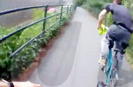 FEATURE - Mit der Bodycam aufgezeichnet: Polizisten in Derby verfolgen einen Fahrraddieb