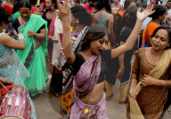 NEWS - Homosexualität in Indien: Oberstes Gericht legalisiert Liebe - für alle