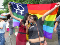 NEWS - Homosexualität in Indien: Oberstes Gericht legalisiert Liebe - für alle