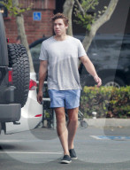 PEOPLE - Ganz der Bappe: Joseph Baena in Malibu unterwegs