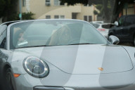 EXKLUSIV - Jennifer Aniston ohne BH in Hollywood unterwegs