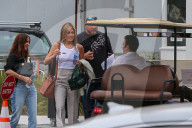 EXKLUSIV - Jennifer Aniston ohne BH in Hollywood unterwegs